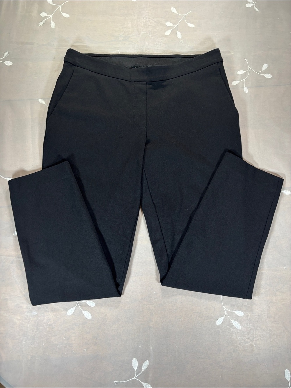 Theory Black Pull-On Straight Leg Trousers Woman Sz 4 Versatile Chic Office